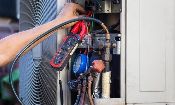 air-conditioning-repair-man-hands-checking-and-fixing-modern-air-conditioning-system-technician-team-checking-leakage-air-conditioning-system-photo